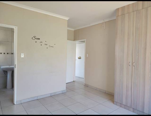 3 BEDROOM TOWNHOUSE FOR SALE IN WATERKLOOF AH